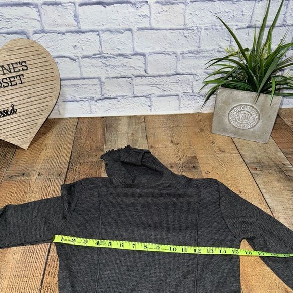 Aqua women’s gray turtleneck textured waves hem mini dress NWOT - Picture 10 of 11